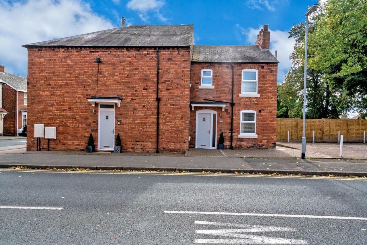 Cannock Hotel Apartments Exterior photo